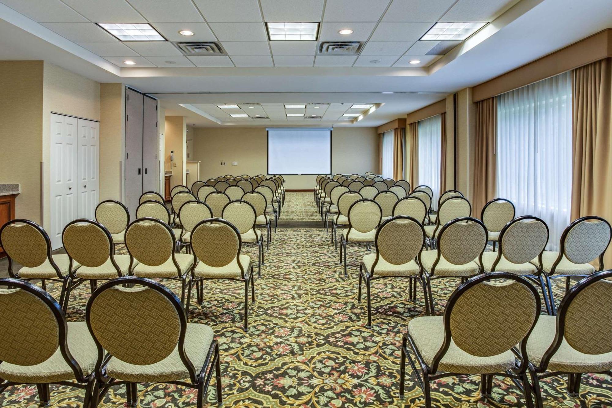 Hilton Garden Inn Cleveland Airport Fairview Park Ngoại thất bức ảnh